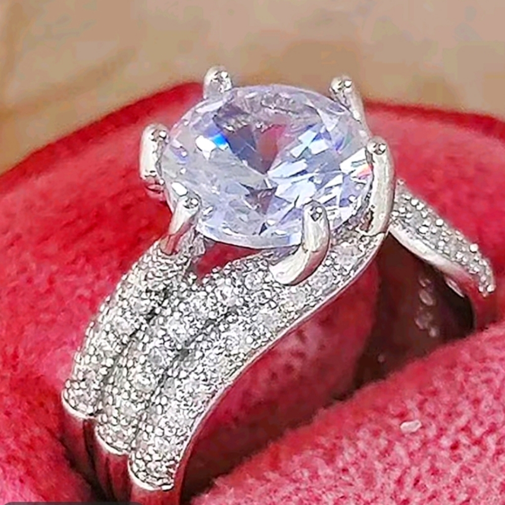 Elegant Silver  and White Crystal Ring